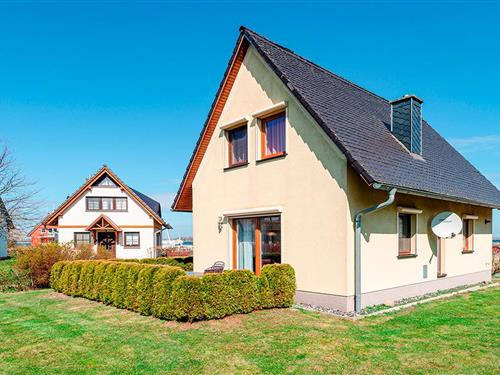 Holiday Home/Apartment - 6 persons -  - Am Breetzer Bodden - 18569 - Vieregge