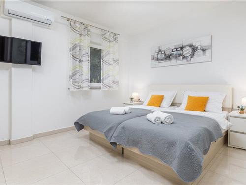 Holiday apartment - 2 persons -  - Kolodvorska ulica - 52100 - Pula