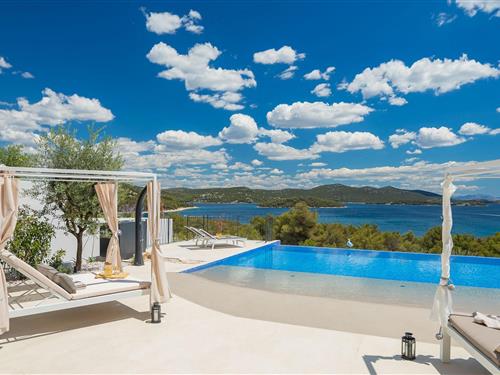 Holiday home - 10 persons -  - Martina Klarina - Murter Jezera - 22240 - Jezera