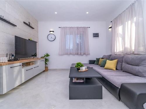 Holiday home - 5 persons -  - 21412 - Pucisca