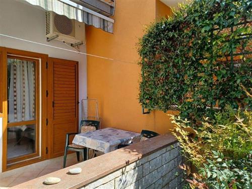 Holiday Home/Apartment - 4 persons -  - Novigrad - 52466 - Novigrad