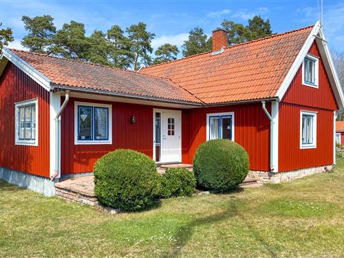 Holiday home - 5 persons -  - Byrumsvägen - Löttorp/Byrum - 387 74 - Löttorp