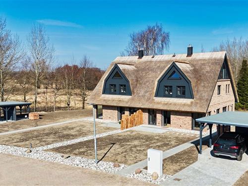 Holiday home - 8 persons -  - Rügenresort - 18586 - Lobbe