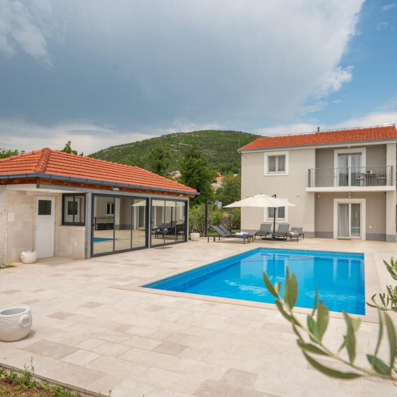 Villa - 8 personer -  - 21270 - Krstatice