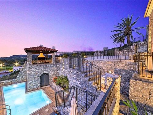 Feriehus - 10 personer -  - 730 07 - Paralia Kourna