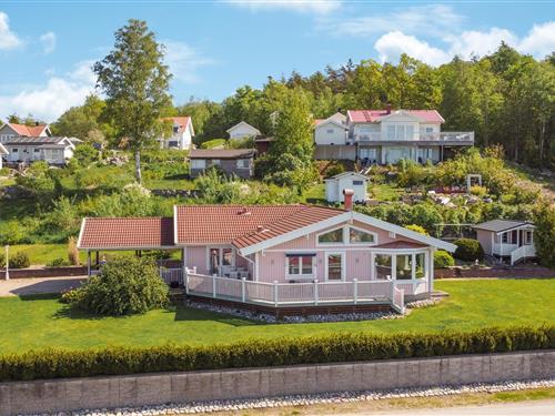 Holiday Home/Apartment - 4 persons -  - Tåbergsvägen - Utby/Uddevalla - 451 98 - Uddevalla