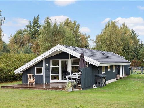 Holiday Home/Apartment - 6 persons -  - Sortpoppelvej - Marielyst - 4873 - Væggerløse