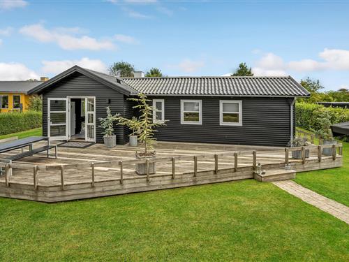 Sommerhus - 8 personer -  - Hybenvænget - Skåstrup - 5400 - Bogense