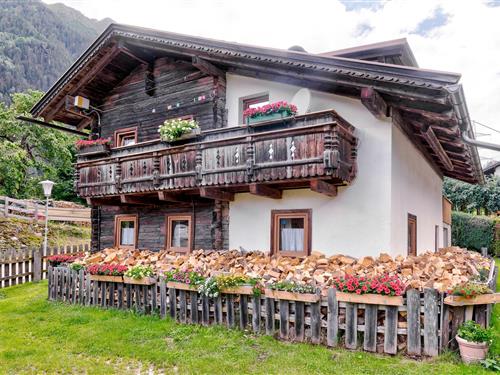 Holiday Home/Apartment - 5 persons -  - 9971 - Matrei In Osttirol