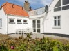 Image 3 - Outside