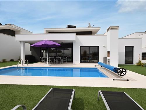 Sommerhus - 8 personer -  - 2450-027 - Famalicao