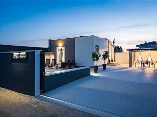 Villa - 6 personer -  - 52215 - Gajana