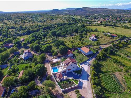 Feriehus - 8 personer -  - Donje Dzelalije - 22323 - Unesic