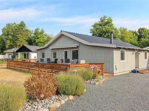 Fritidshus - 8 personer -  - Nattergalevej - Marielyst - 4873 - Væggerløse