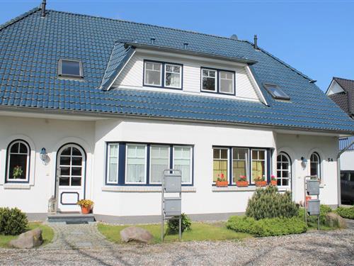 Holiday Home/Apartment - 5 persons -  - 18374 - Zingst