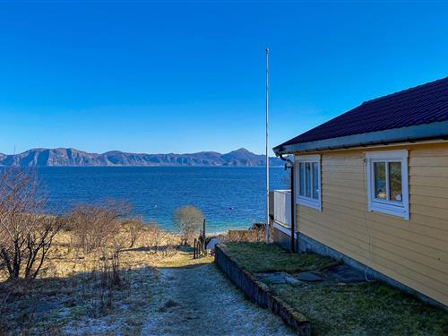 Holiday home - 4 persons -  - Nordvågsøyvegen - Måløy - 6710 - Raudeberg