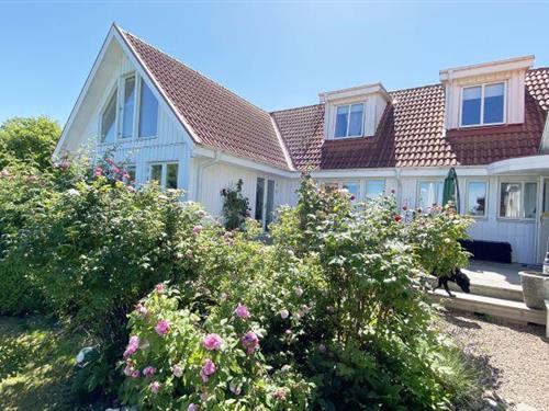 Holiday home - 8 persons -  - 269 91 - Båstad