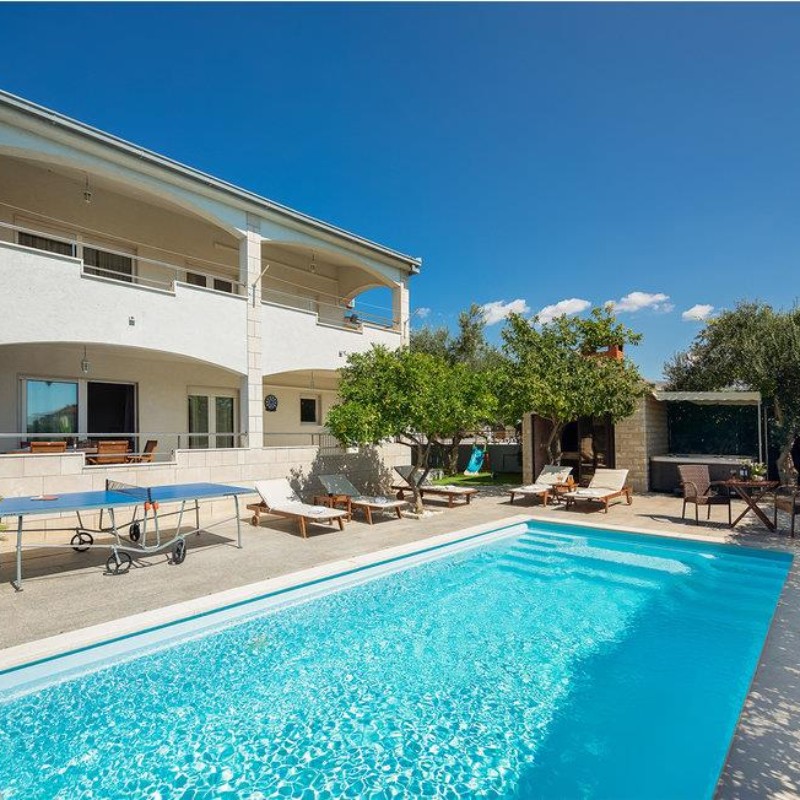 Sommerhus - 10 personer -  - Raduniceva - Trogir-Kastel Novi - 21217 - Kastel Novi