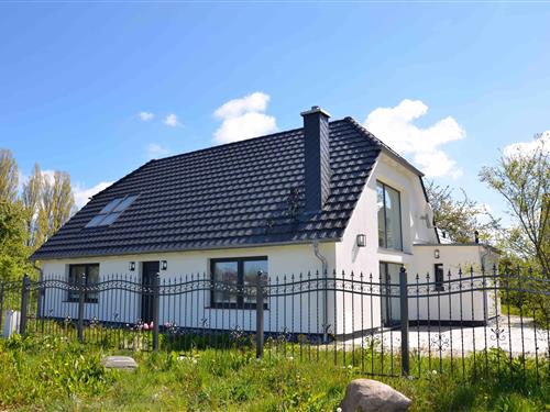 Holiday Home/Apartment - 4 persons -  - Müllerweg - 18556 - Wiek