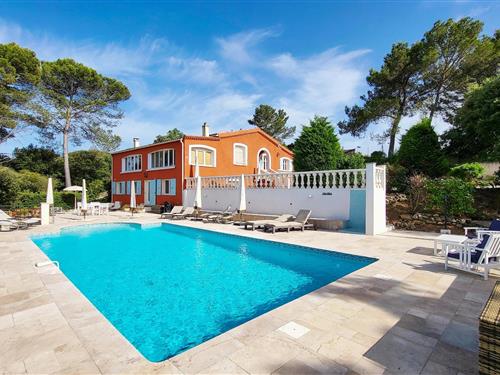 Holiday home - 10 persons -  - 83570 - Carcès