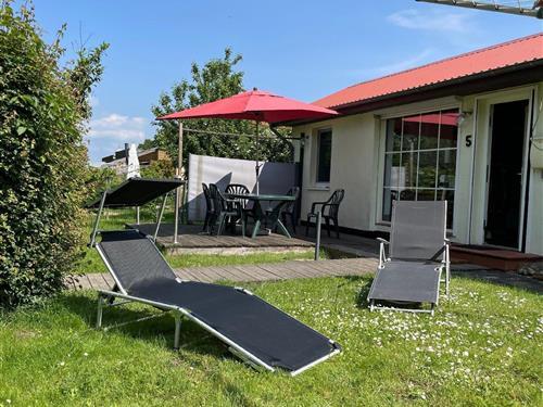 Holiday Home/Apartment - 5 persons -  - Am Kanal - 17166 - Dahmen