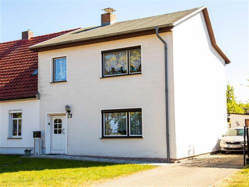 Ferienwohnung - 5 Personen -  - Dorfstraße - 17440 - Kröslin / Freest