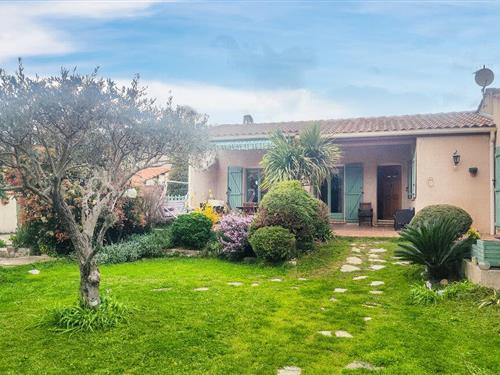 Holiday home - 6 persons -  - Rue des Entrepôts - 34360 - Saint Chinian