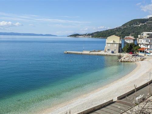 Holiday Home/Apartment - 2 persons -  - Drašnice - 21328 - Drašnice