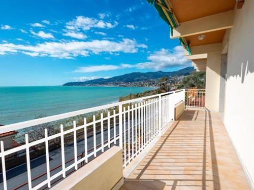 Holiday Home/Apartment - 5 persons -  - 18038 - Sanremo