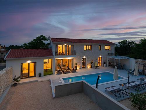 Sommerhus - 10 personer -  - Danijeli - 52444 - Tinjan