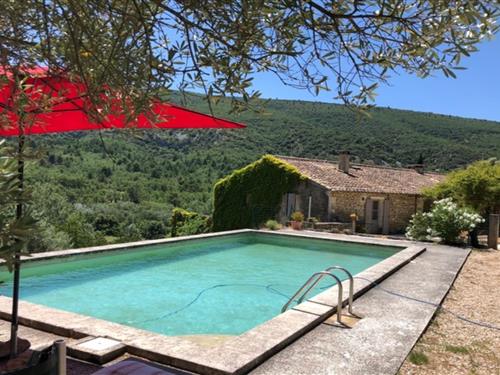 Holiday home - 6 persons -  - 84480 - Lacoste