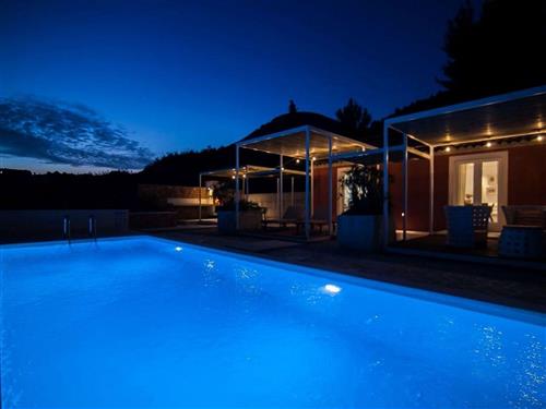 Holiday home - 6 persons -  - Hrvatskih Domobrana - 21420 - Bol