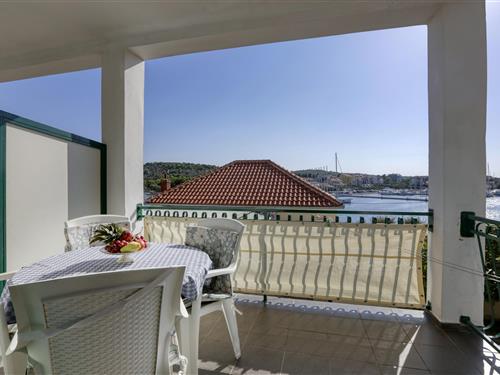 Holiday Home/Apartment - 4 persons -  - Jezera - 22242 - Jezera