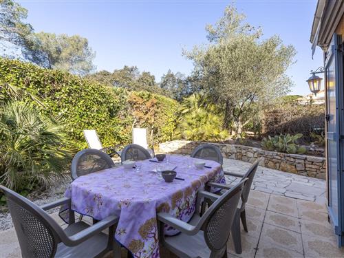 Holiday home - 5 persons -  - La Motte En Provence - 83920