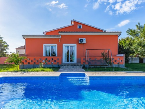 Holiday home - 7 persons -  - Montiron - Pula-Sisan - 52204 - Sisan