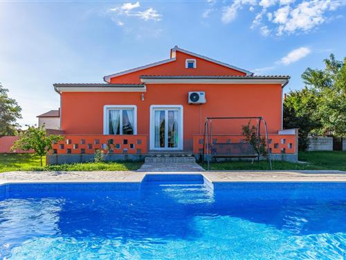 Holiday home - 7 persons -  - Montiron - Pula-Sisan - 52204 - Sisan