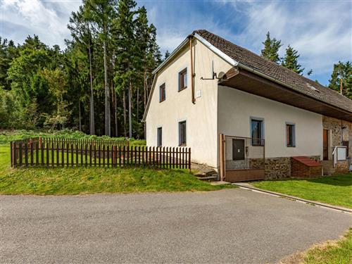 Sommerhus - 9 personer -  - Jelemek - 384 01