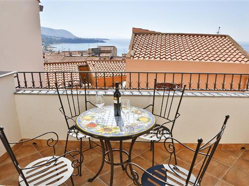 Holiday Home/Apartment - 3 persons -  - Cortile Rosariello, - 90015 - Cefalù