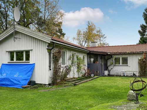 Holiday Home/Apartment - 4 persons -  - Torparbacken - 141 91 - Huddinge