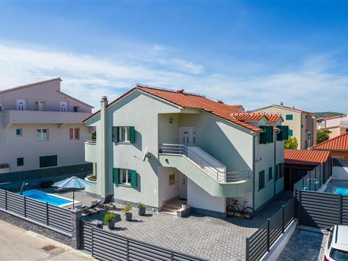 Holiday Home/Apartment - 12 persons -  - Josipa Sprljana Akabe - 22211 - Vodice