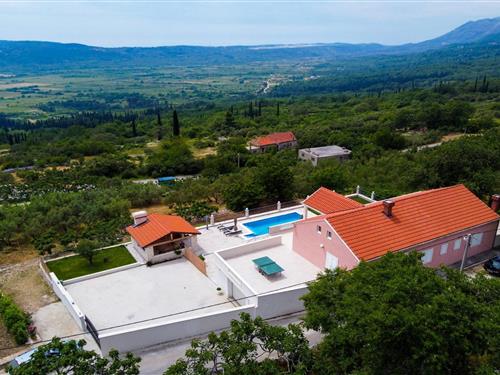 Holiday Home/Apartment - 8 persons -  - 20217 - Pridvorje