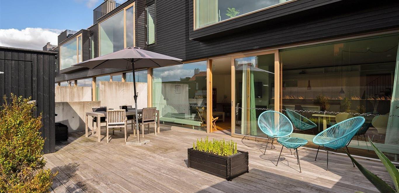 Emne nr.: 121-52-3678