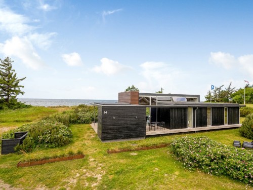 Holiday home - 8 persons -  - Soløje Strandvej - Svinø - 4750 - Lundby