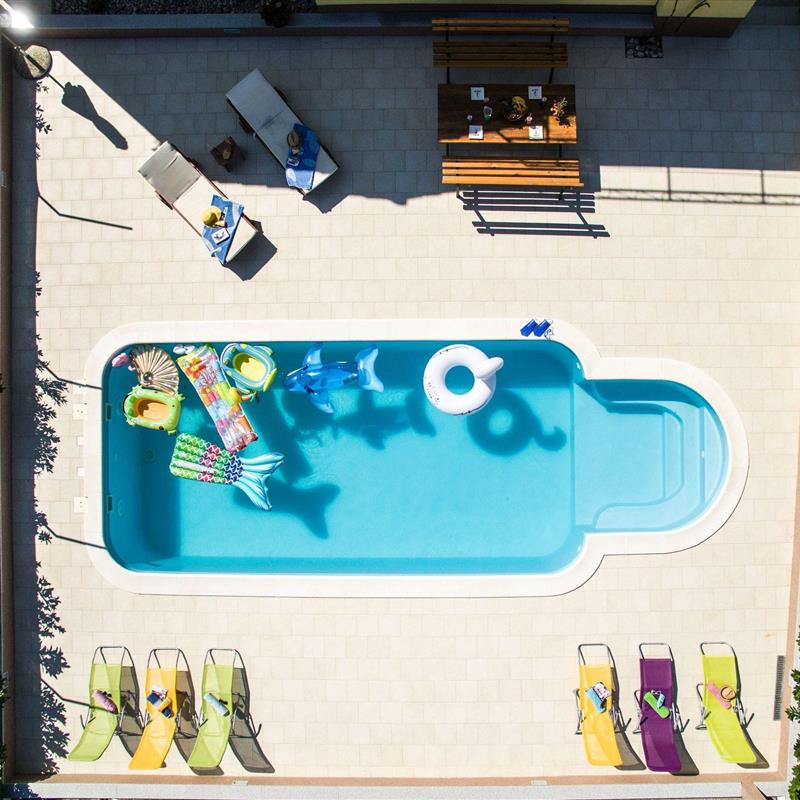 Sommerhus - 10 personer -  - Katuni - 21250