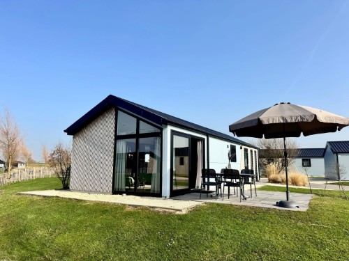 Holiday home - 4 persons -  - Flevoweg - 8265PL - Kampen