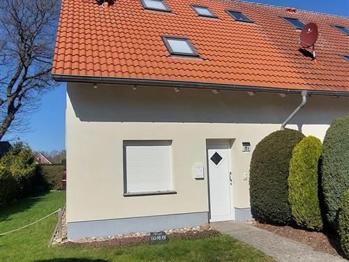 Holiday Home/Apartment - 4 persons -  - Zur Wellenwiese - 18374 - Zingst