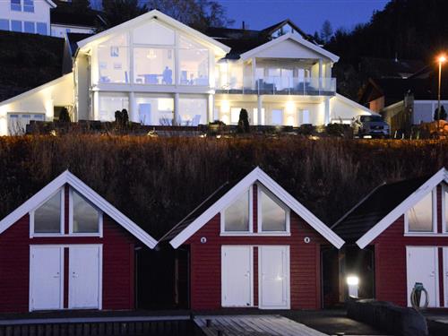 Holiday apartment - 8 persons -  - Mosnes - 4139 - Fister