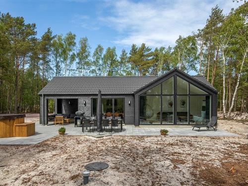Sommerhus - 8 personer -  - Strandbyskoven - Dueodde - 3730 - Nexø