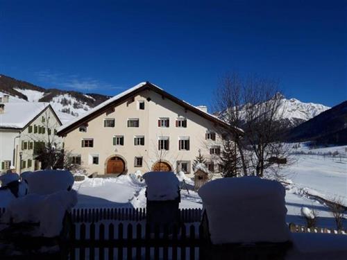 Holiday apartment - 2 persons -  - Stradun - 7524 - Zuoz