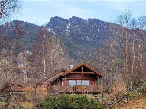 Feriehus / leilighet - 7 personer -  - Kvaløyvågen - Vikedal/Vindafjord - 5583 - Vikedal